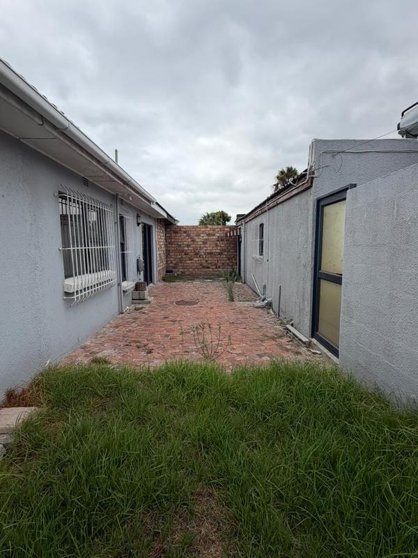4 Bedroom Property for Sale in Morgenster Western Cape